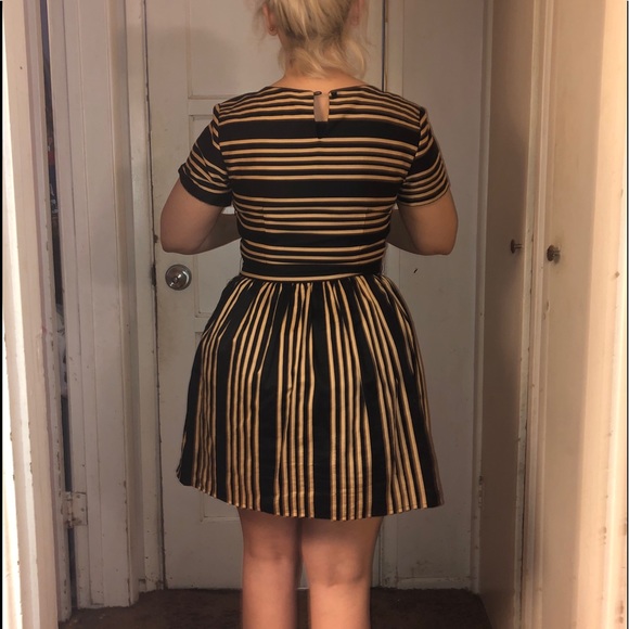 Black and Gold Dress - Picture 2 of 4